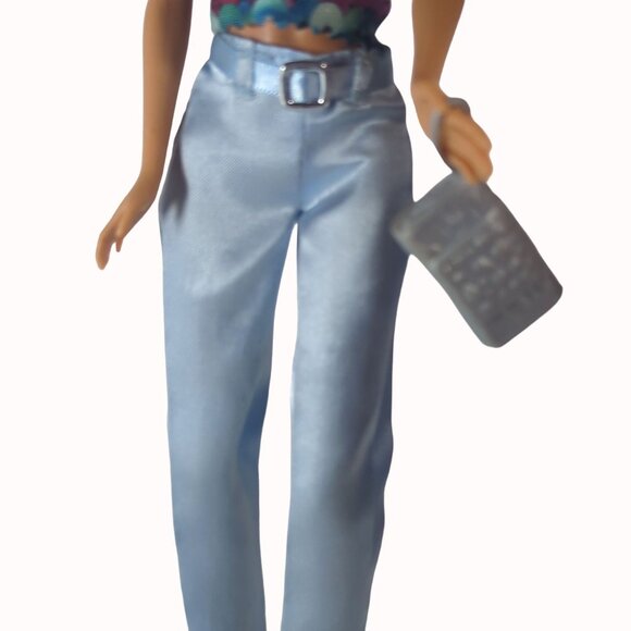 2005 City Style Asian Barbie Doll J0571 Redressed In Chic Top Shiny Pants - Picture 6 of 7
